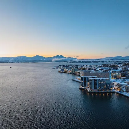 Premium Waterfront Sea And Mountain View 公寓 *